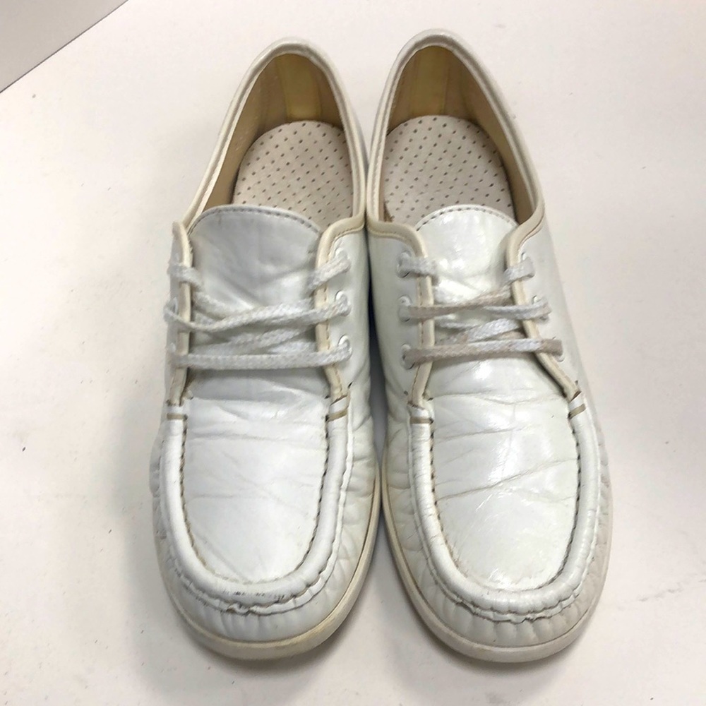 7 Women’s SAS white shoes